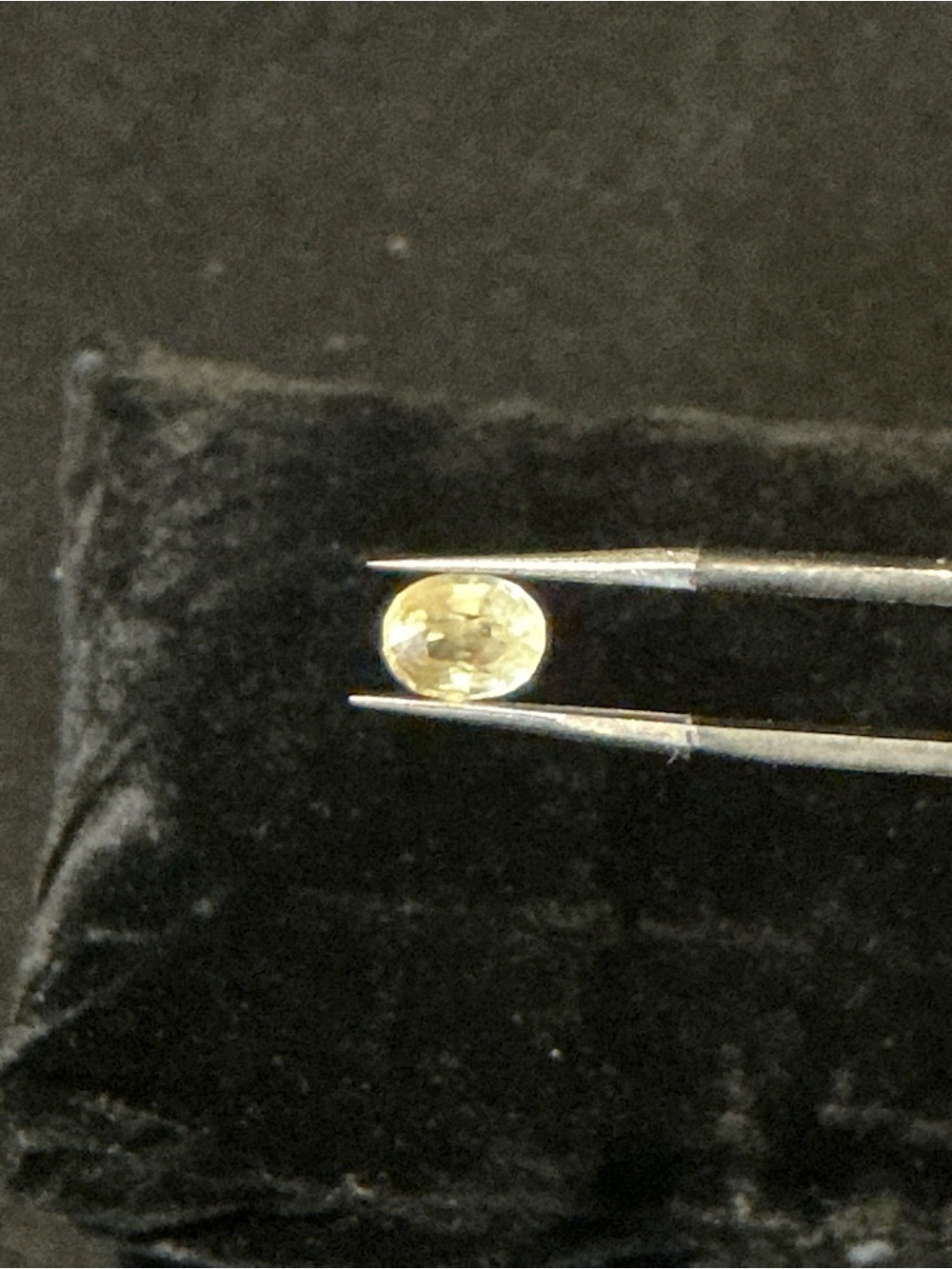 Yellow Oval Natural Sapphire Gemstone 1 ct